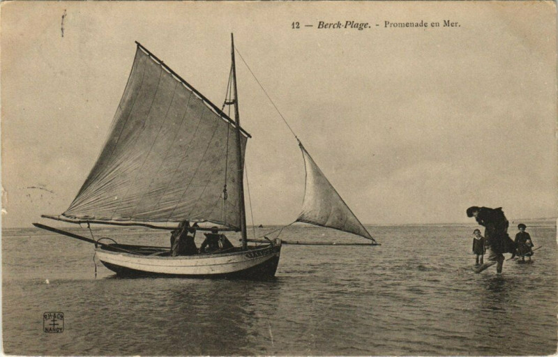 Carte postale ancienne Berck-Plage Promenade en mer à Berck
