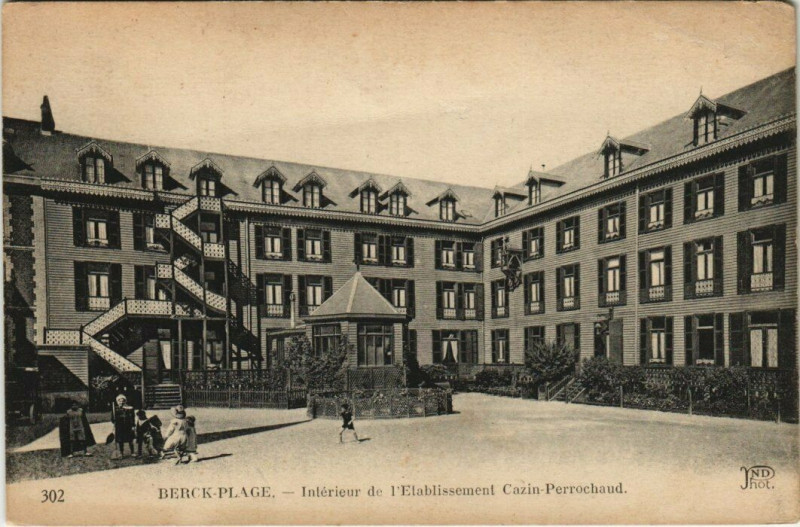 Carte postale ancienne Berck-Plage Etabl. Cazin-Perrochaud int. à Berck
