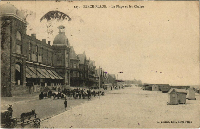 Carte postale ancienne Berck-Plage La Plage et les Chalets à Berck