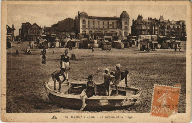 Carte postale ancienne Berck-Plage La Plage et le Casino à Berck
