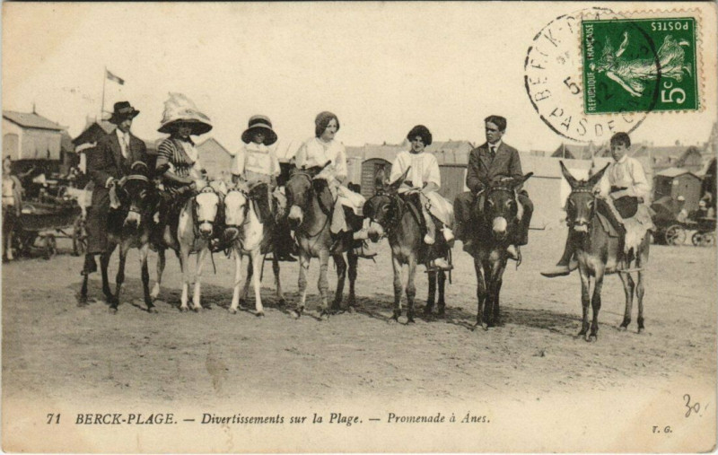 Carte postale ancienne Berck-Plage Promenade a anes à Berck