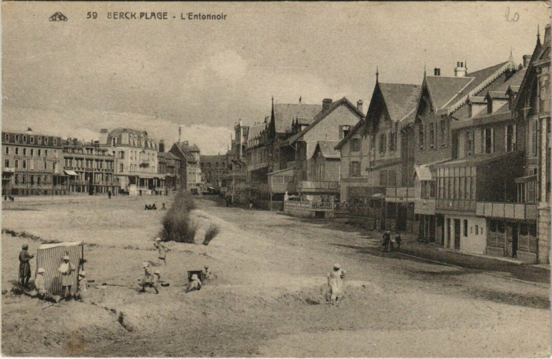 Carte postale ancienne Berck-Plage Entonnoir à Berck