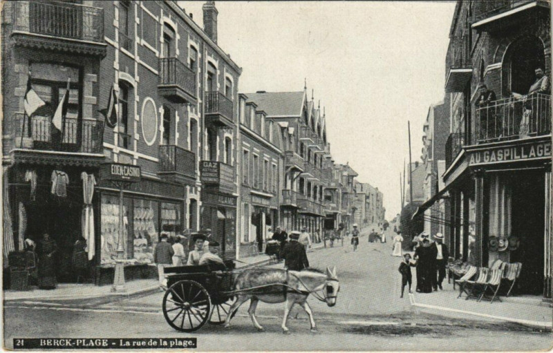 Carte postale ancienne Berck-Plage Rue de la Plage à Berck