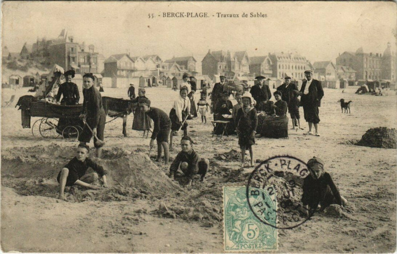 Carte postale ancienne Berck-Plage Travaux de Sables à Berck