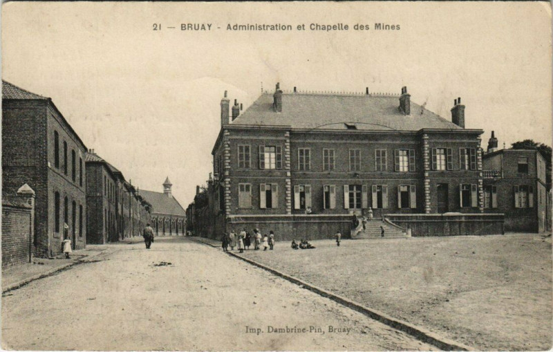 Carte postale ancienne Bruay - Administration et Chapelle des Mines