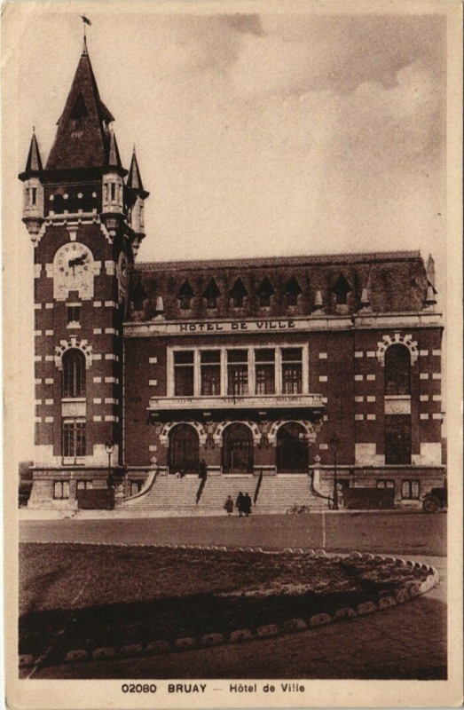 Carte postale ancienne Bruay - Hotel de Ville