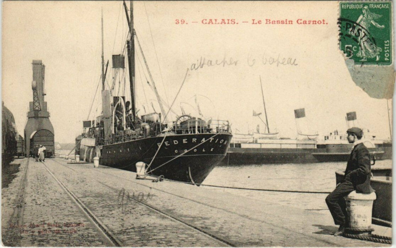 Carte postale ancienne Calais - Le Bassin Carnot à Calais
