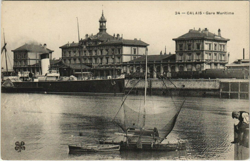 Carte postale ancienne Calais - Gare Maritime à Calais