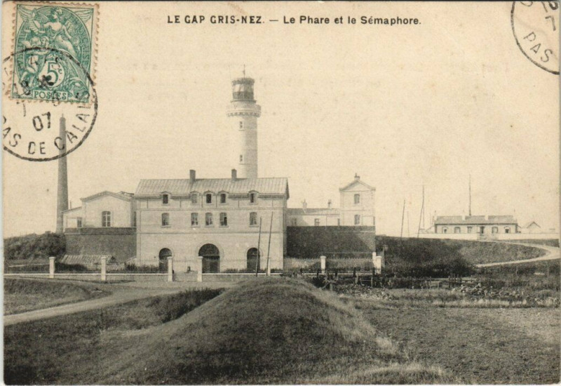 Carte postale ancienne Cap Gris-Nez - Le Phare et le Sémaphore