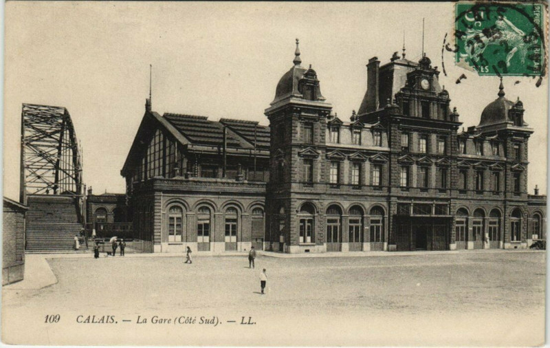 Carte postale ancienne Calais - La Gare à Calais