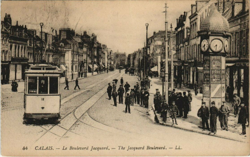 Carte postale ancienne Calais - Le Boulevard Jacquard à Calais