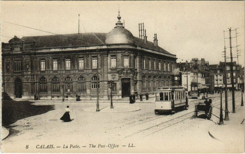 Carte postale ancienne Calais - La Poste à Calais