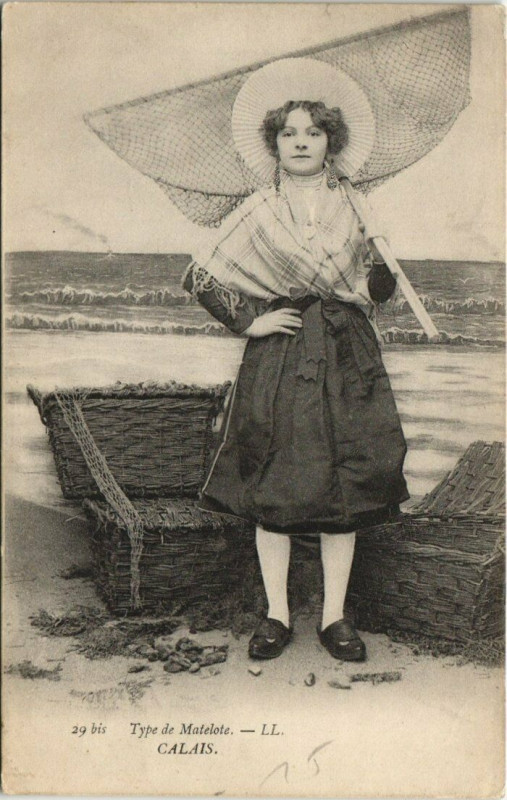Carte postale ancienne Calais - Type de Matelote à Calais