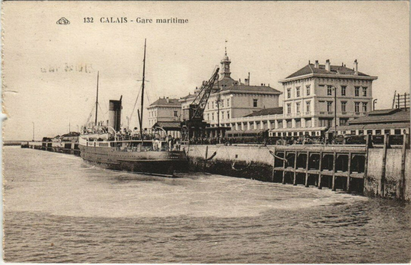 Carte postale ancienne Calais - Gare maritime à Calais