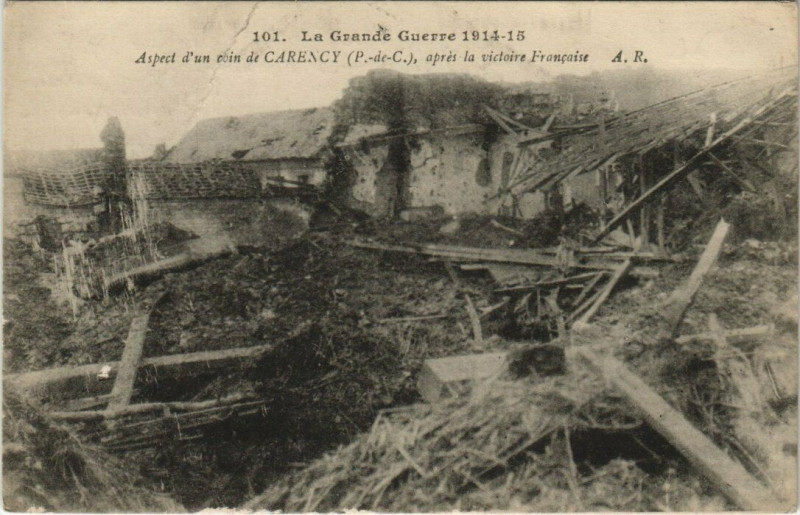 Carte postale ancienne Aspect d'un coin de Carency apres la victoire Francaise à Carency