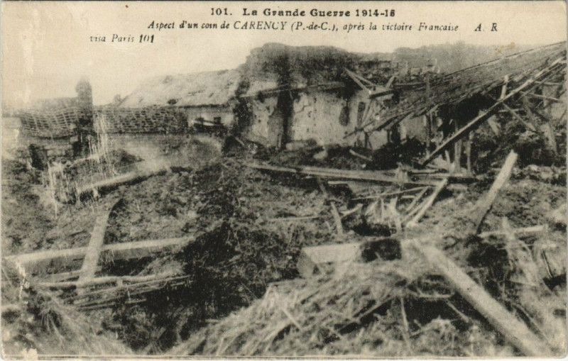 Carte postale ancienne Aspect d'un coin de Carency apres la victoire Francaise à Carency