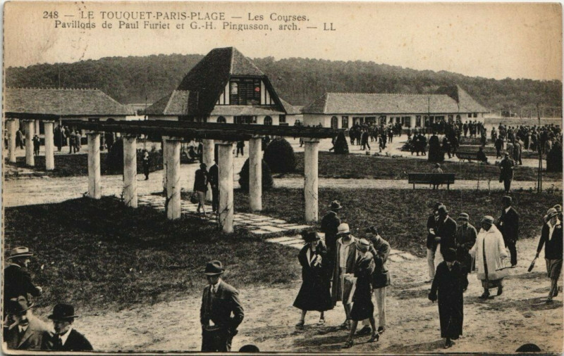 Carte postale ancienne Le Touquet-Paris-Plage - Les Courses-Pavillons de Paul Furiet au Touquet-Paris-Plage