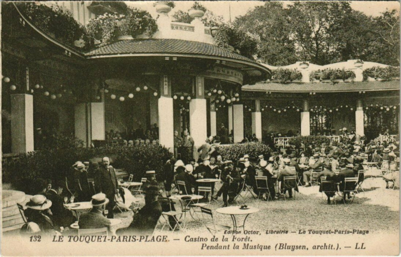 Carte postale ancienne Le Touquet-Paris-Plage - Casino de la Foret-Pendant la Musique au Touquet-Paris-Plage