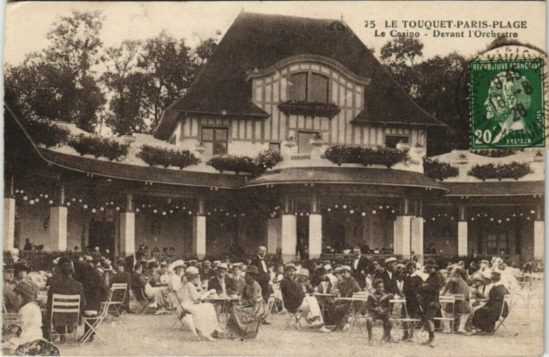 Carte postale ancienne Le Touquet-Paris-Plage - Le Casino-Devant l'Orchestre au Touquet-Paris-Plage