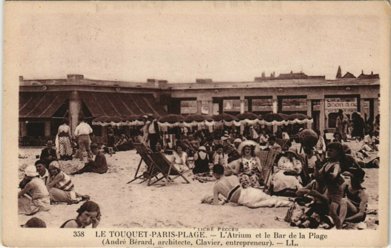 Carte postale ancienne Le Touquet-Paris-Plage - L'Atrium et le Bar de la Plage au Touquet-Paris-Plage