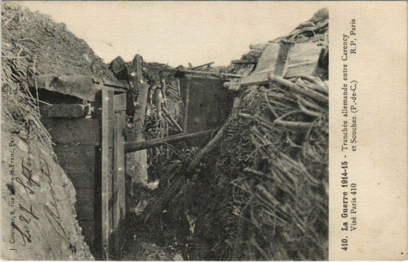 Carte postale ancienne Tranchée allemande entre Carency et Souchez à Carency