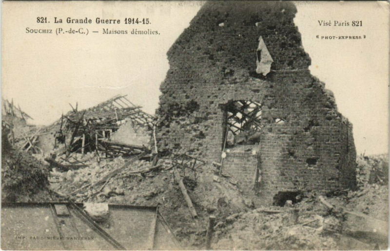 Carte postale ancienne Souchez - Maisons démolies à Souchez