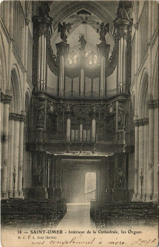 Carte postale ancienne Saint-Omer - Intérieur de la Cathédrale les Orgues à Saint-Omer