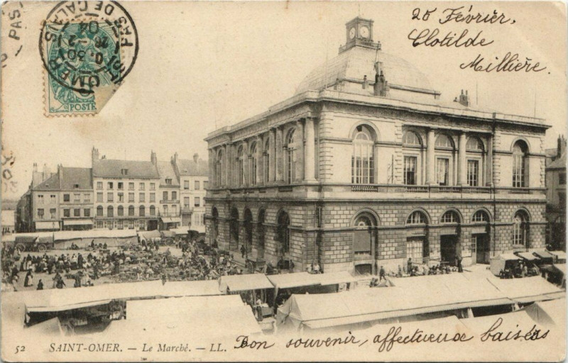 Carte postale ancienne Saint-Omer - Le Marché à Saint-Omer