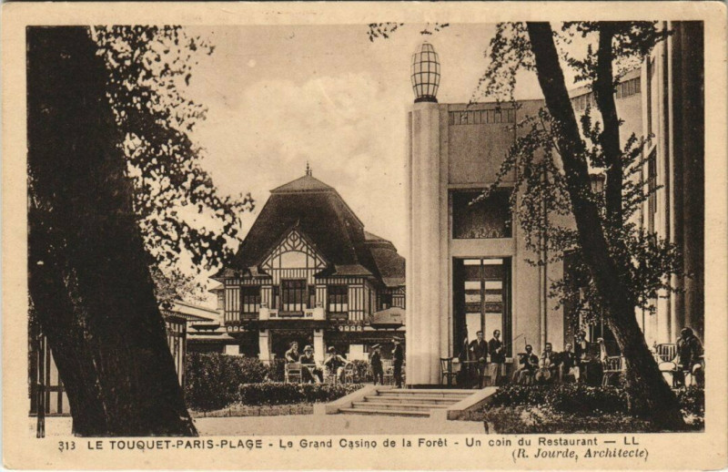 Carte postale ancienne Le Touquet-Paris-Plage - Le Grand Casino de la Foret au Touquet-Paris-Plage