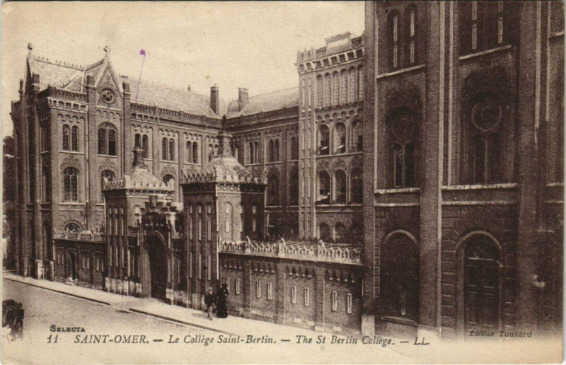 Carte postale ancienne Saint-Omer - Le Collége Saint-Berlin à Saint-Omer