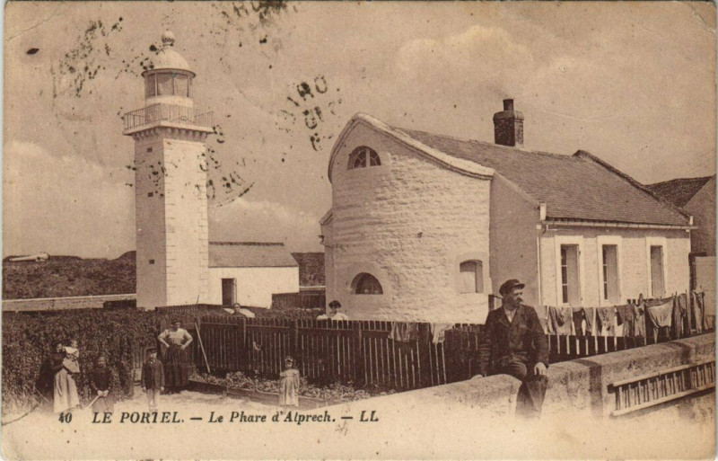 Carte postale ancienne Le Portel - Le Phare d'Alprech au Portel