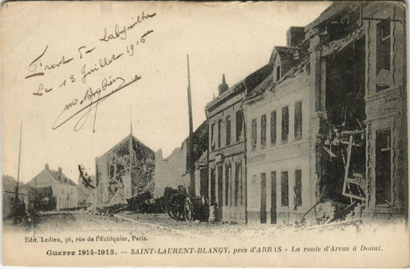 Carte postale ancienne Saint-Laurent Blangy - La route d'Arras a Douai à Saint-Laurent-Blangy