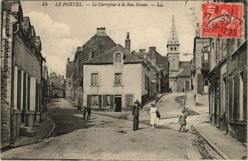 Carte postale ancienne Le Portel - Le Carrefour a la Rue Neuve au Portel