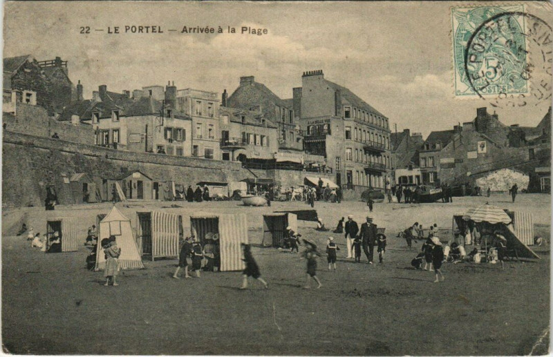 Carte postale ancienne Le Portel - Arrivée a la Plage au Portel