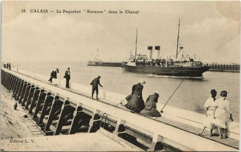 Carte postale ancienne Calais Le Paquebot à Calais