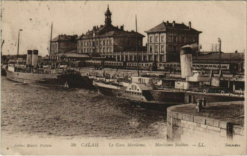 Carte postale ancienne Calais La Gare à Calais