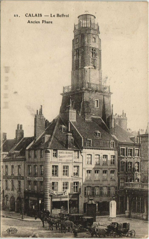 Carte postale ancienne Calais Le Beffroi à Calais