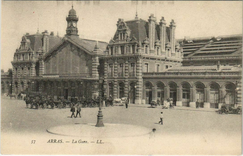 Carte postale ancienne Arras La Gare à Arras