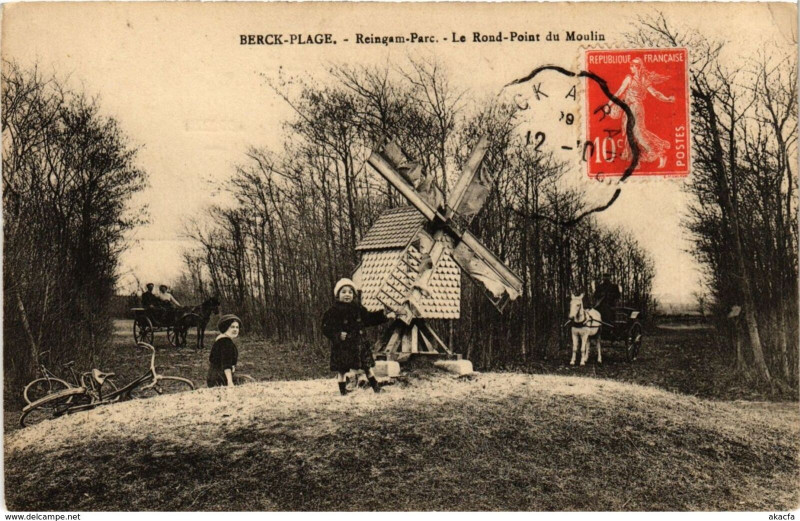 Carte postale ancienne Berck-Plage Reingam-Parc Le Rond-Point du Moulin à Berck