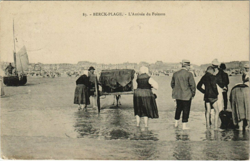 Carte postale ancienne Berck-Plage - L'Arrivee du Poisson à Berck