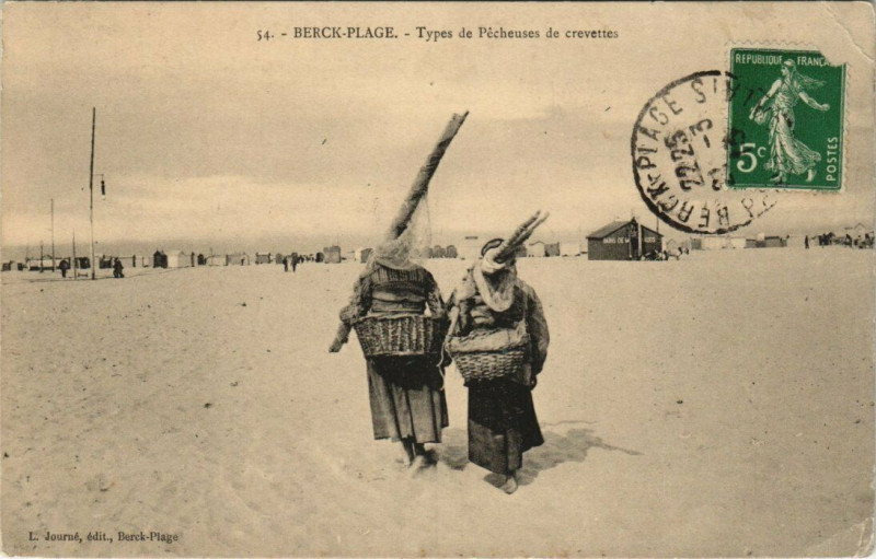 Carte postale ancienne Berck-Plage - Types de Pecheaus de crevettes à Berck