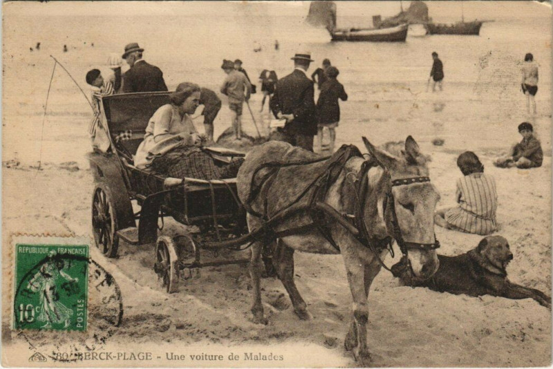 Carte postale ancienne Berck-Plage - Une voiture de Malades à Berck