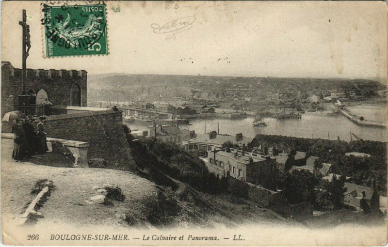 Carte postale ancienne Boulogne-sur-Mer - Le Calvaire et Panorame à Boulogne-sur-Mer