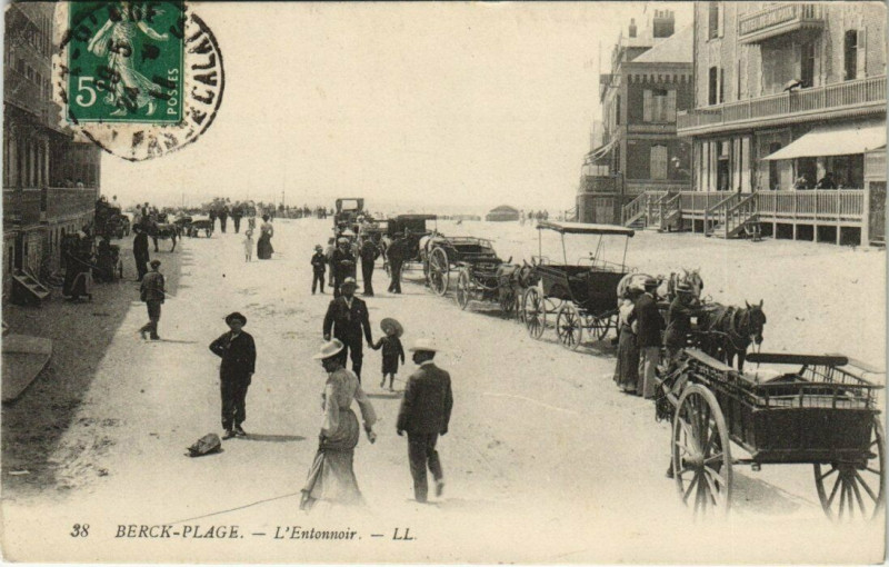 Carte postale ancienne Berck-Plage - L'Entonnoir à Berck