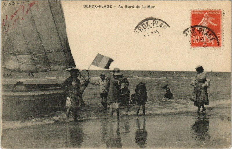Carte postale ancienne Berck-Plage - Au Bord de la Mer à Berck