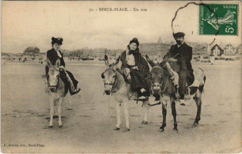 Carte postale ancienne Berck-Plage - Un trio à Berck