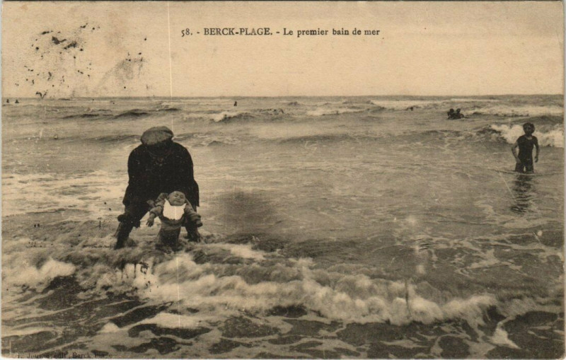 Carte postale ancienne Berck-Plage - Le premier bain de mer à Berck