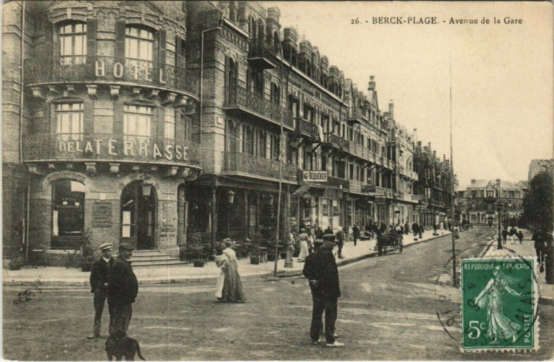 Carte postale ancienne Berck-Plage - Avenue de la Gare à Berck