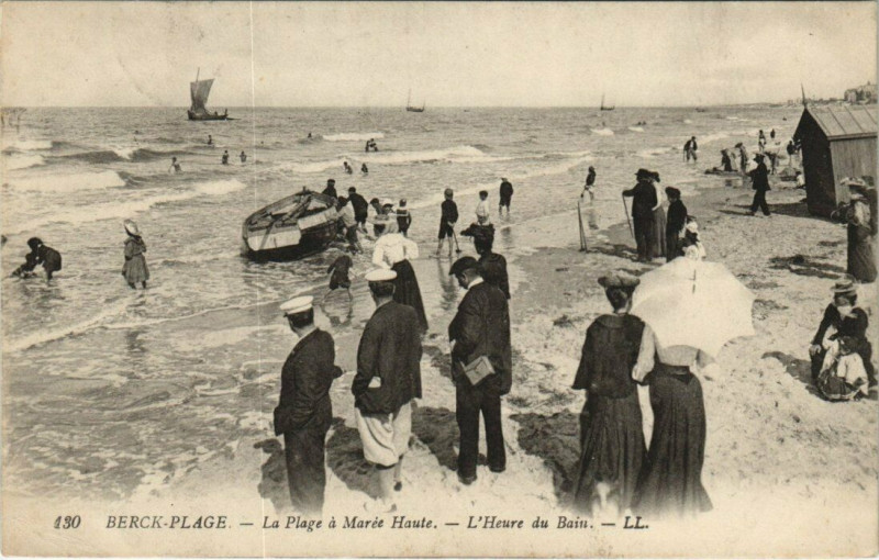 Carte postale ancienne Berck-Plage - La Plage a Maree Haute. L'Heure du Bain à Berck