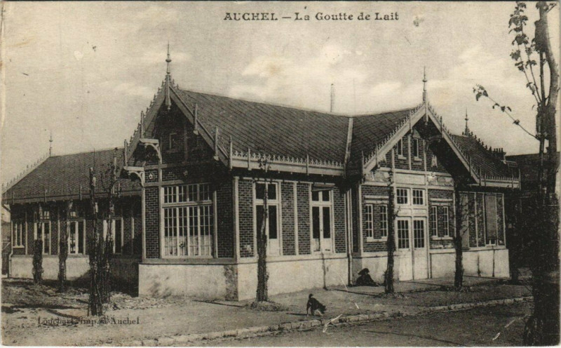 Carte postale ancienne Auchel - La Goutte de Lait à Auchel